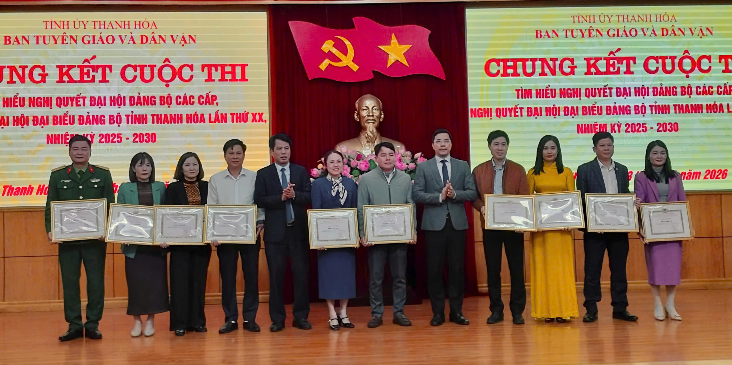 Anh-tin-bai
